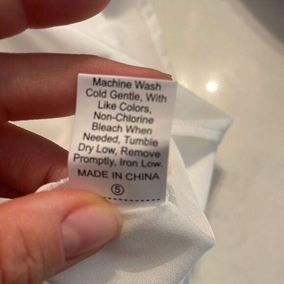 Womens Basic White Button Down Dress Shirt. - Size Small - Picture 7 of 8